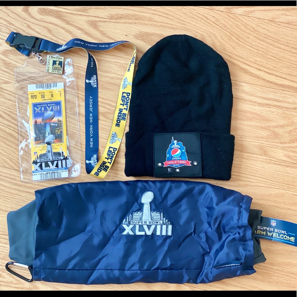 SOLD!!!!!! - SUPER BOWL XLVIII NY/NJ 2/2/14 NEW Seat Kit
